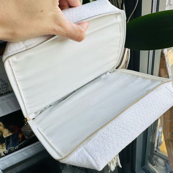 GUERLAIN Paris White Bee Emblem Textured Cosmetic Pouch Recycled Polyester NWT - Picture 5 of 7